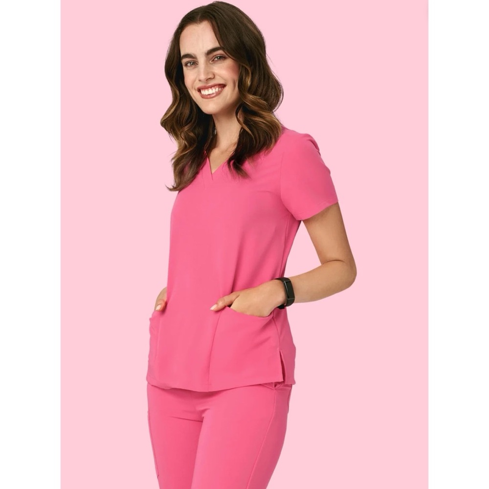 🆕 NWT Mandala Scrub Top in Bubblegum Pink XL New!